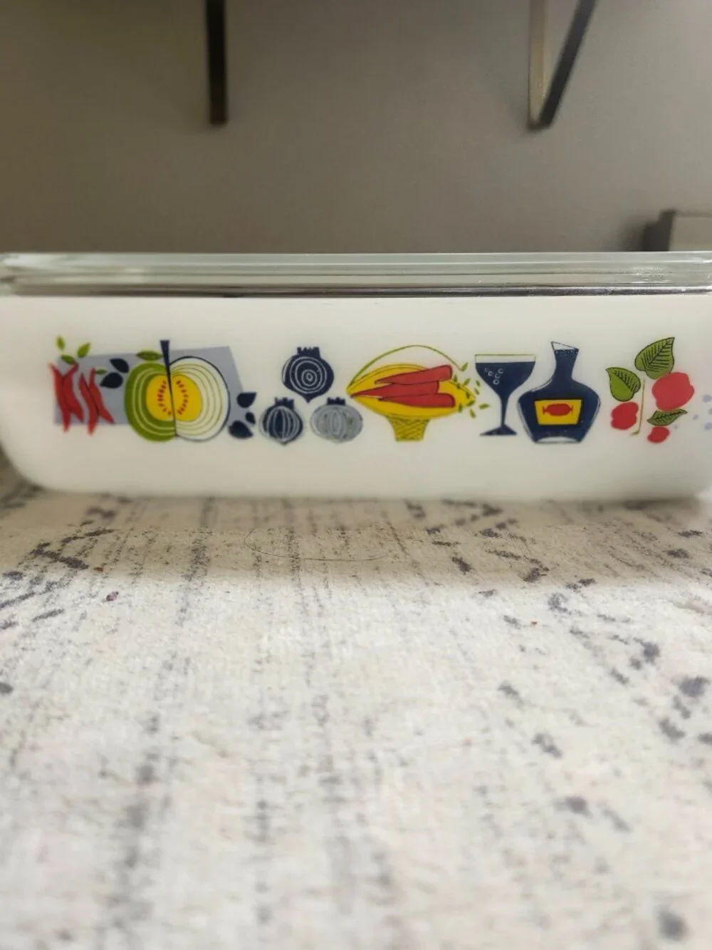 Pyrex JAJ rectangular casserole dishes with lids